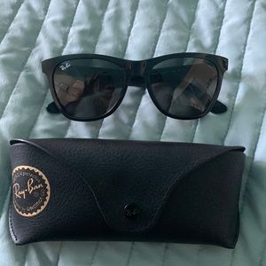 BRAND NEW ORIGINAL WAYFARER CLASSIC RAYBAN SUNGLASSES